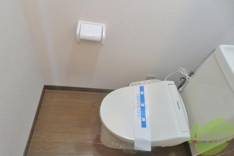 トイレ　温水機能トイレで毎日快適に使用できますね。