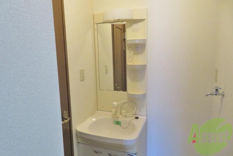 洗面設備　忙しい朝も洗面台があるので快適に使用できそう