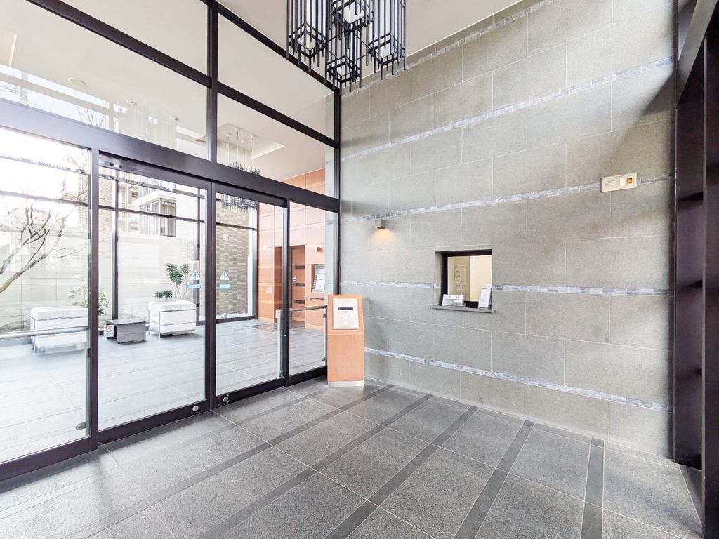 エントランス　エントランス