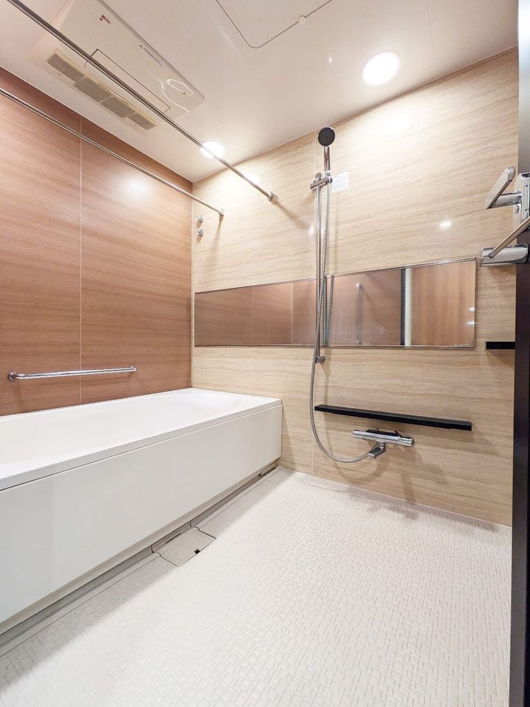 バス・シャワールーム　バスルーム