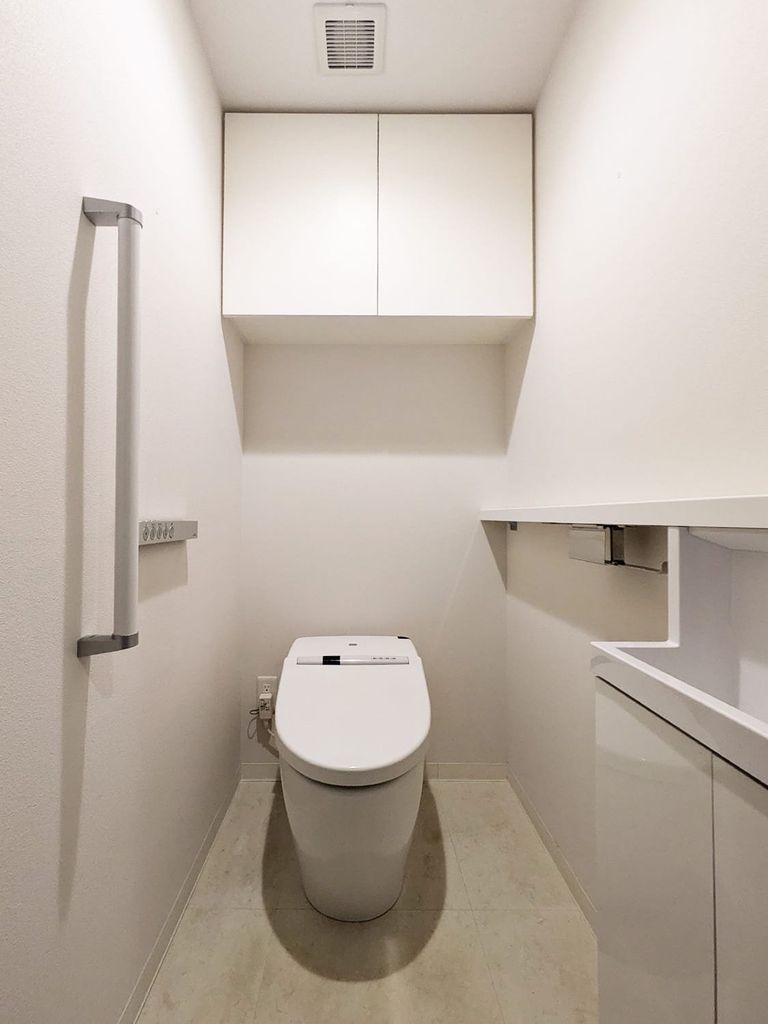 トイレ　タンクレストイレ