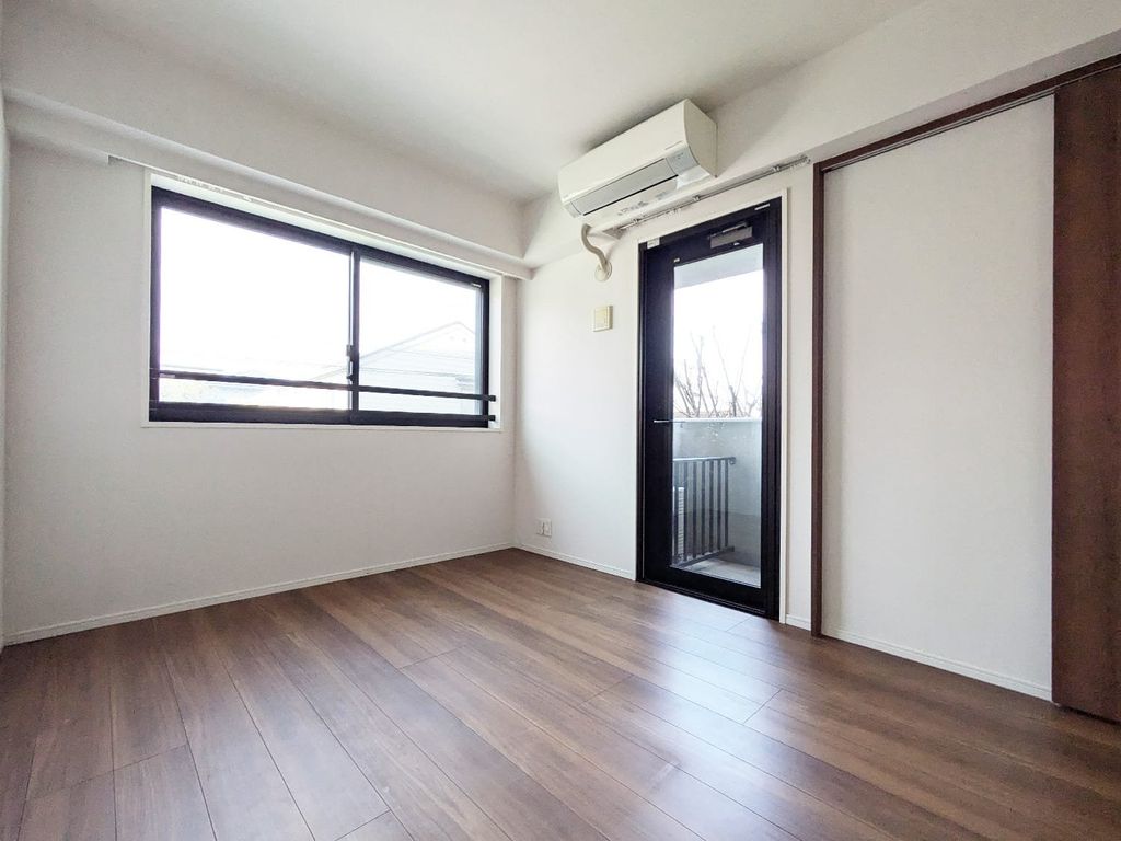 その他部屋・スペース　洋室（約６.６帖）