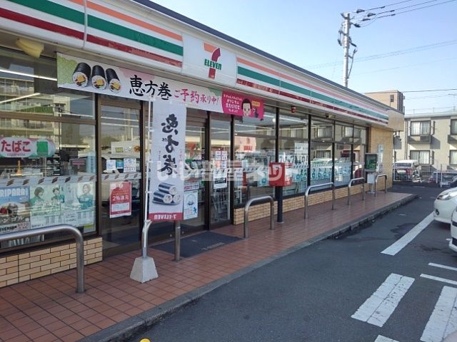 コンビニ　セブンイレブン 久留米梅満町店（コンビニ）まで343m