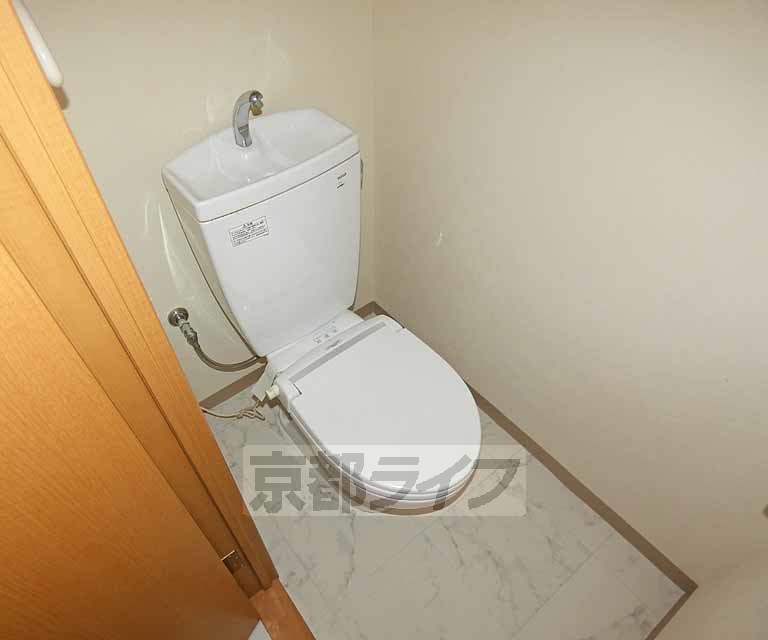 トイレ　暖房便座は設備対象外。