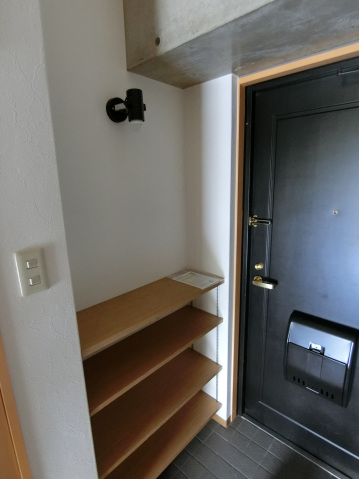 玄関　※同建物・別号室の写真です