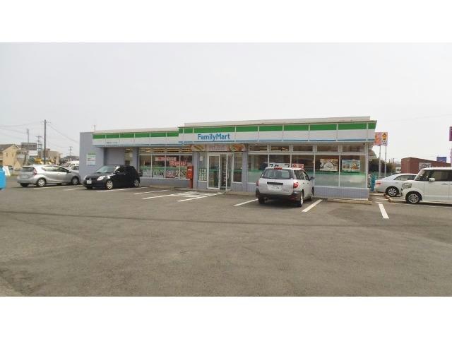 コンビニ　ファミリーマート佐賀大和インター店（コンビニ）まで737m