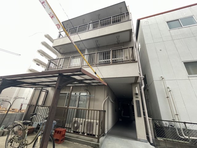 建物外観　落ち着いた雰囲気の外観です