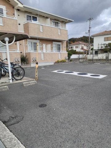 駐車場　車をお持ちの方に嬉しい駐車場付きの物件です