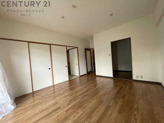 居室・リビング　南向きで明るいリビングです☆