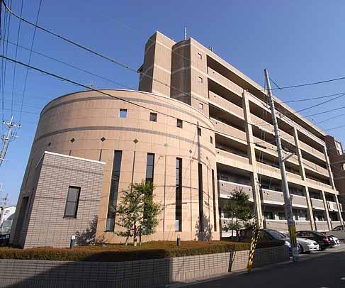 建物外観　ちょっとかわった外観です。