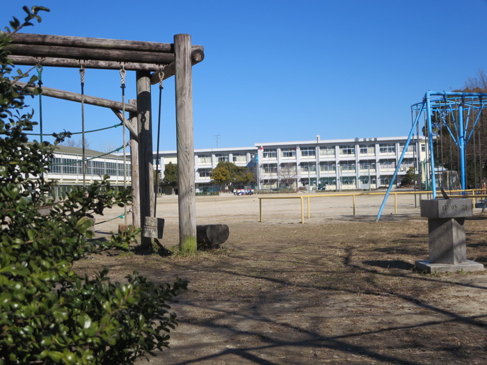 小学校　若園小学校（小学校）まで700m