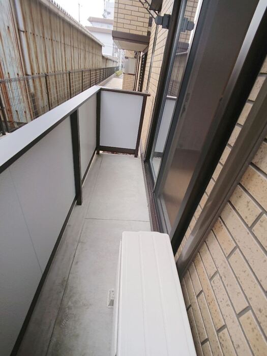 バルコニー　陽当たり良好なバルコニーです