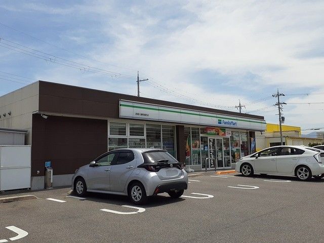 コンビニ　ファミマ彦根川瀬馬場町店様（コンビニ）まで290m