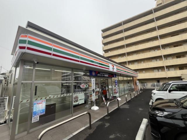 コンビニ　セブンイレブン高松花ノ宮1丁目店（コンビニ）まで83m