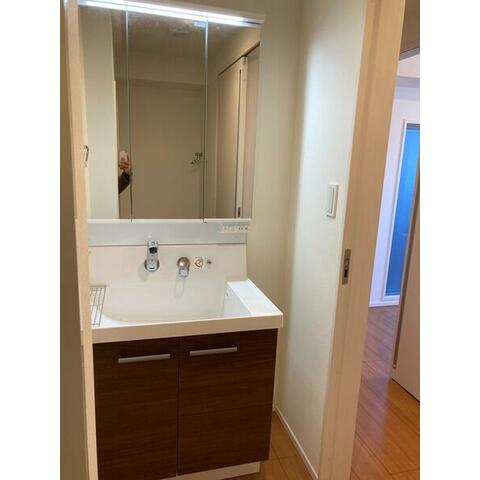 洗面設備　三面鏡洗面台♪