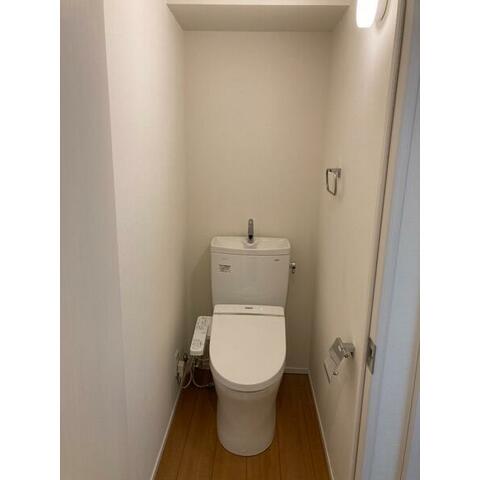 トイレ　温水洗浄便座付き♪