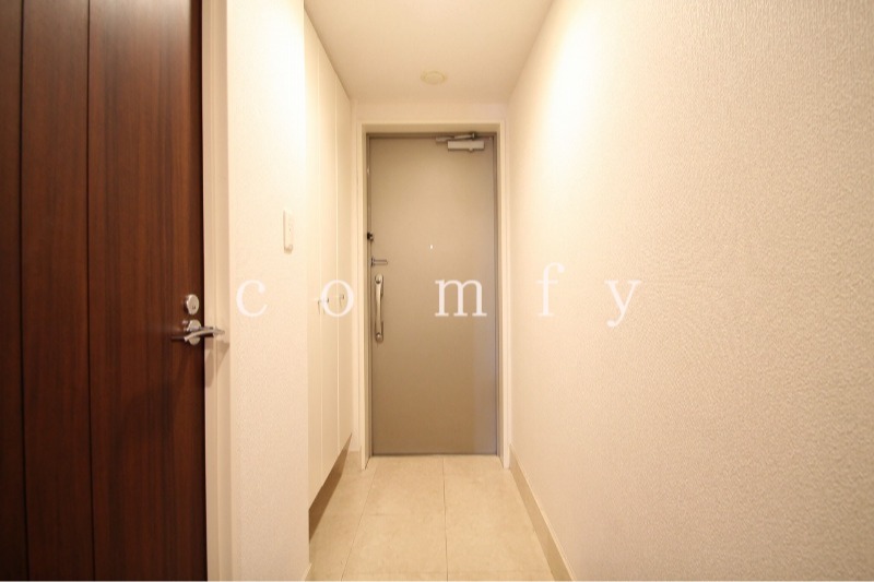 玄関　ダブルロックの玄関ドア