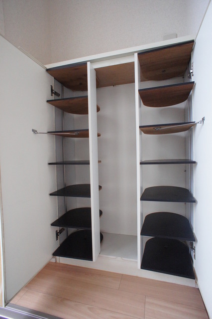 玄関　自慢のシューズを大切に、キレイに収納できます☆