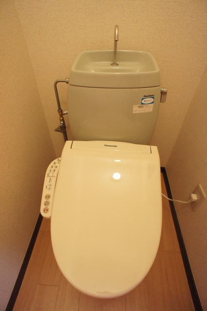 トイレ　洗浄便座設置済み！毎日清潔・快適にお過ごしいただけます♪