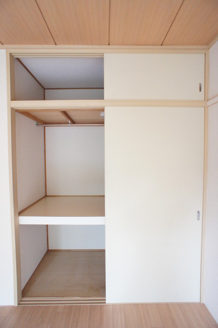 収納　昔ながらの押入タイプは奥行があるので、収納らくらく♪