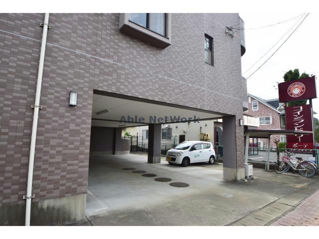 駐車場　駐車場