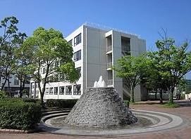 高校・高専　飛龍高等学校（高校・高専）まで320m