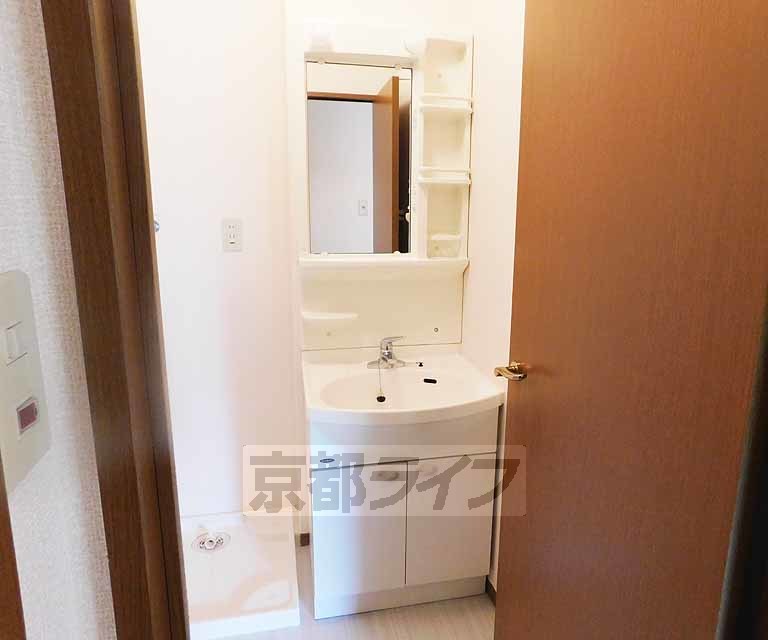 洗面設備　独立洗面台です