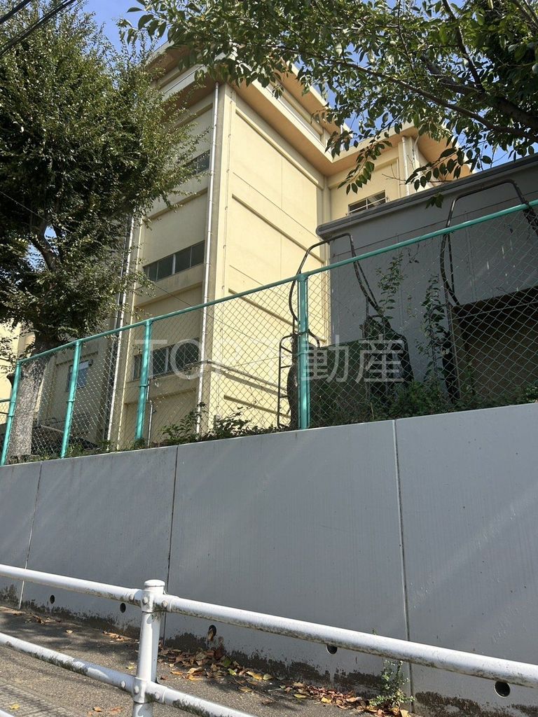 中学校　千葉市立蘇我中学校（中学校）まで560m