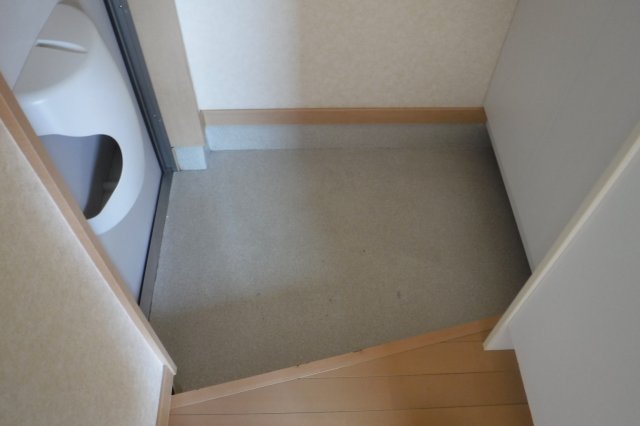 玄関　他のお部屋の参考写真となります。