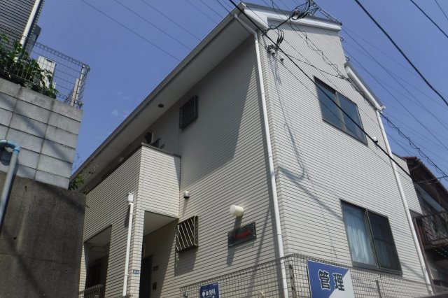 建物外観　2010年完成☆陽当たり良好☆