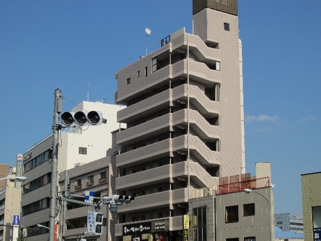 建物外観　南向きの陽当たり良好マンション