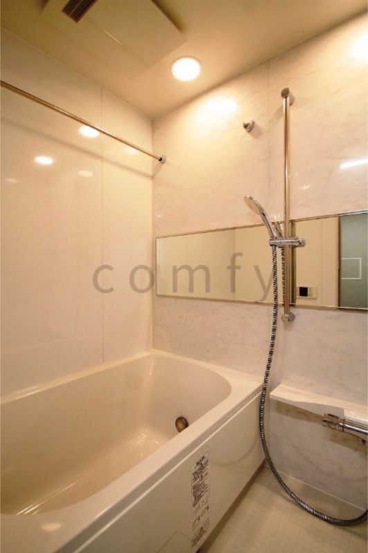 バス・シャワールーム　バスルーム