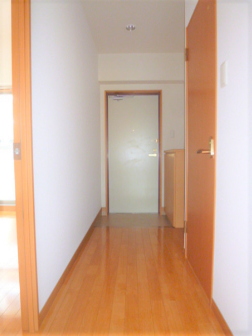 玄関　収納もある玄関です