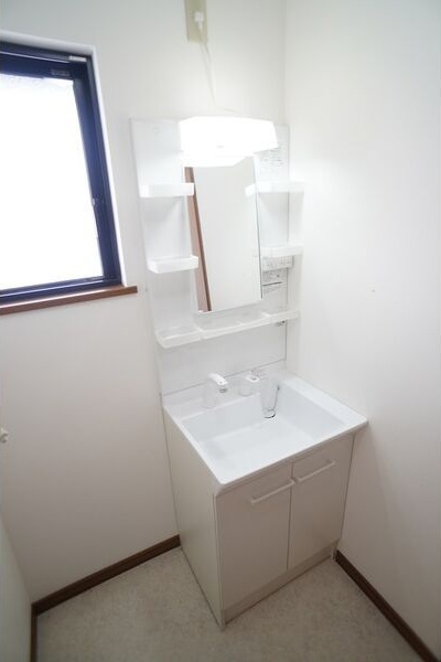 洗面設備　※画像は206号室です。