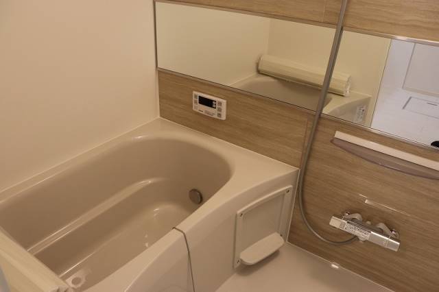 バス・シャワールーム　同間取りの別部屋