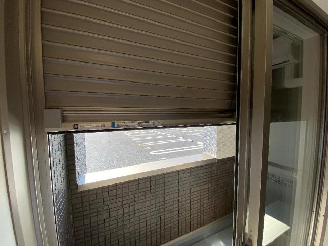 バルコニー　窓シャッター