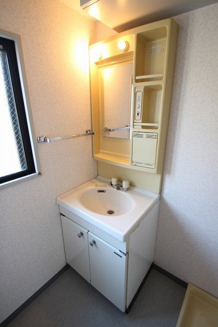 洗面設備　同物件別号室の写真です。
