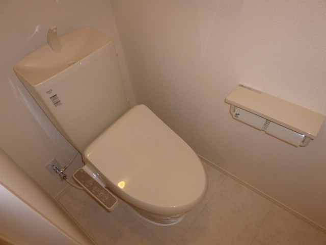 トイレ　温水洗浄便座