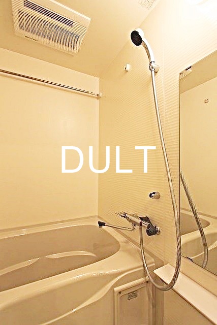 バス・シャワールーム　バスルームです。