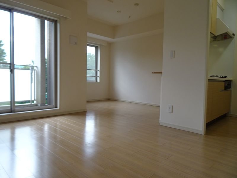 居室・リビング　※別部屋の参考写真です。