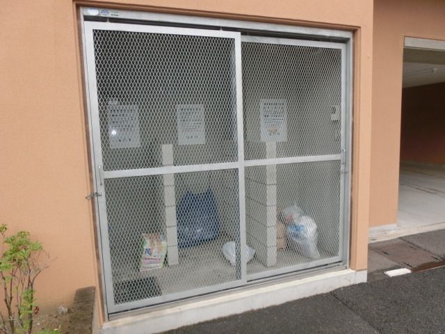 その他　敷地内ゴミ置場