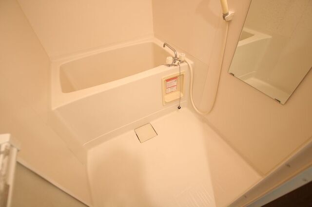 バス・シャワールーム　※別室の参考写真の為、現況優先です。