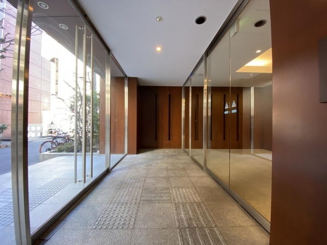 ドラックストア　トモズ麻布十番店（ドラッグストア）まで145m