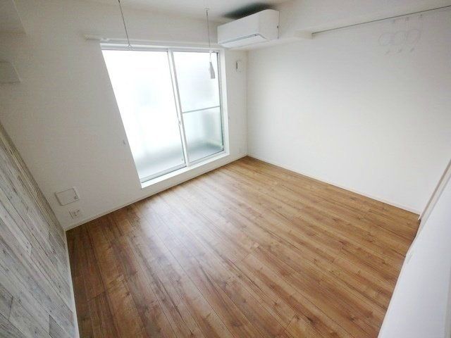 居室・リビング　★１０．１帖の洋室★