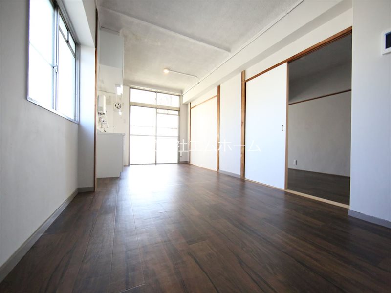 居室・リビング　ＬＤＫ10帖　南向バルコニー