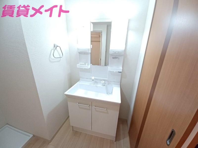 洗面設備　同型参考写真