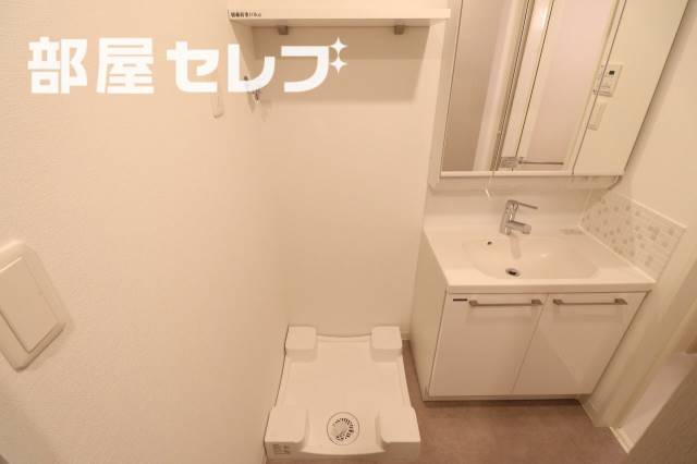 洗面設備　１３０５