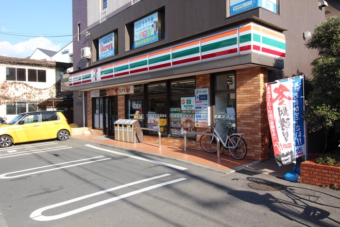 コンビニ　セブンイレブン横浜樽町店（コンビニ）まで736m