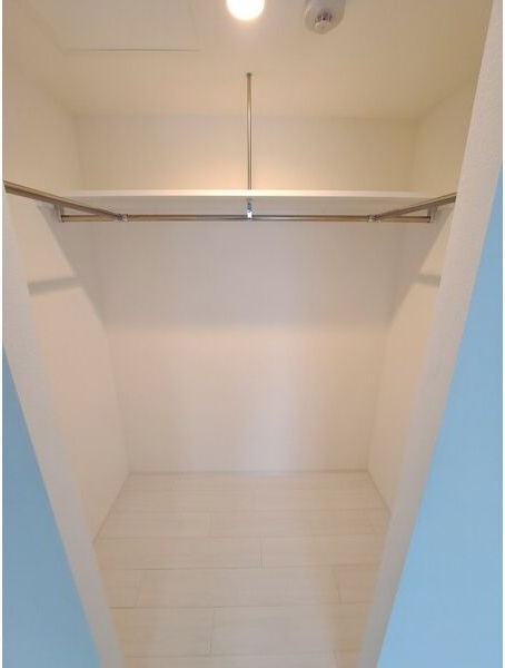 収納　収納力のあるウォークインクローゼットです！