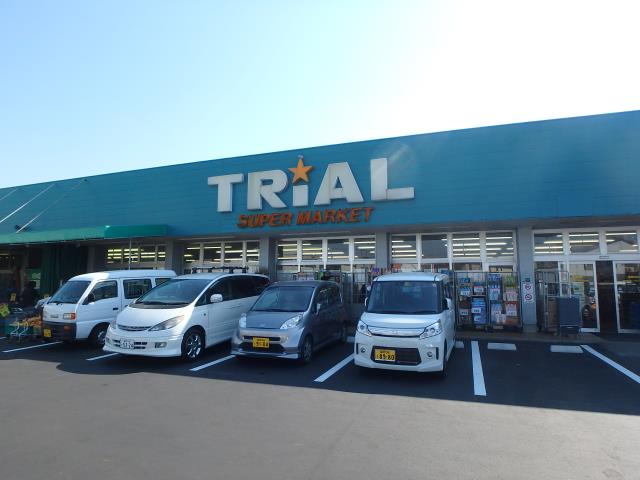 スーパー　トライアル食鮮館田村店（スーパー）まで592m